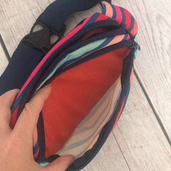 KAVU Spectator Belt Bag Polyester Hip Fanny Pack - Picture 6 of 8